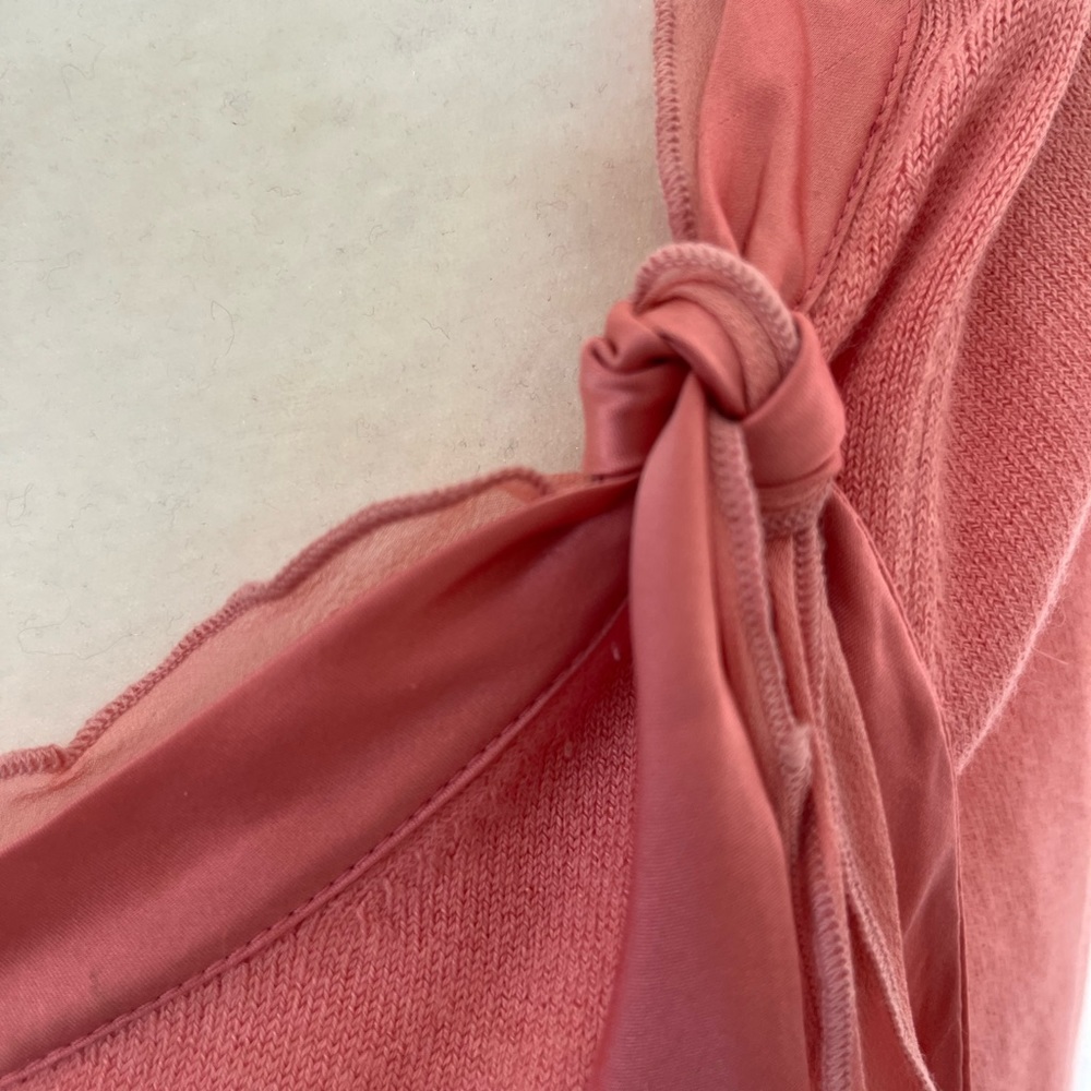 Banana Republic lightweight coral sweater with stain ribbon - Picture 5 of 13